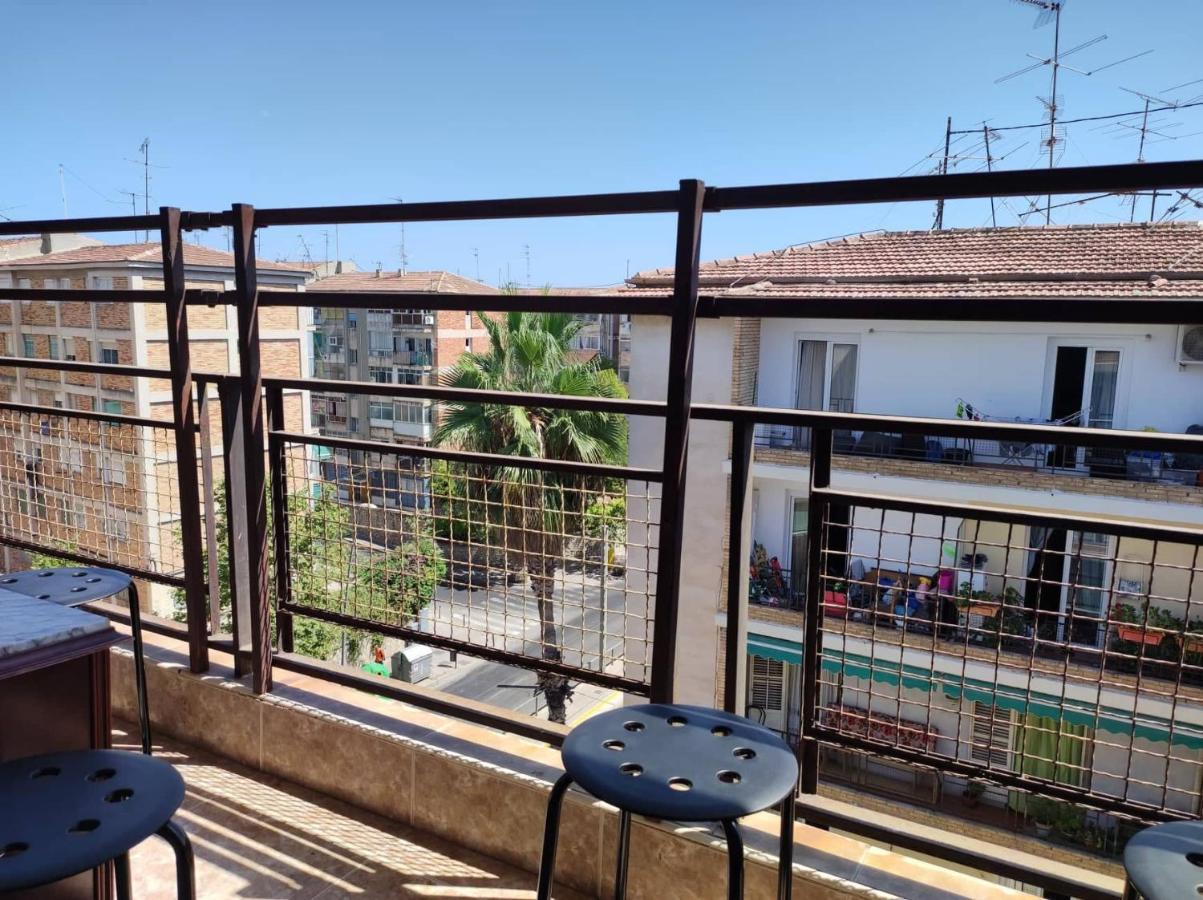 La Habitacion Del Piso Room In The Apartment Alicante Exterior photo